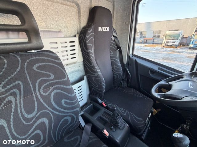 Iveco EUROCARGO 120E25 KONTENER + WINDA - 23
