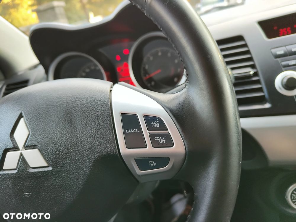 Mitsubishi Lancer 1.8 Intense - 28