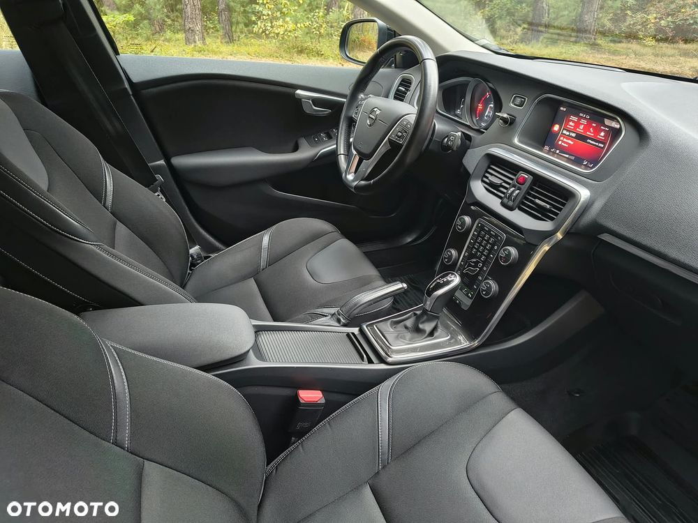 Volvo V40 D2 Geartronic Momentum - 20