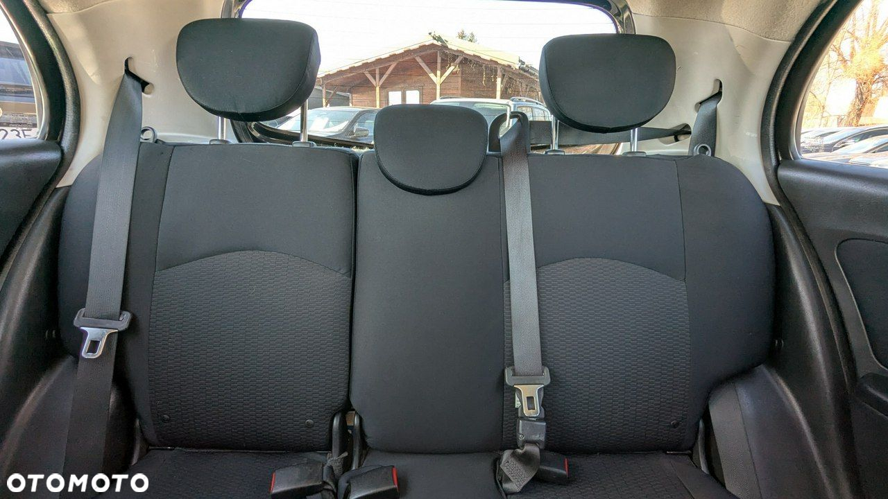 Nissan Micra - 12