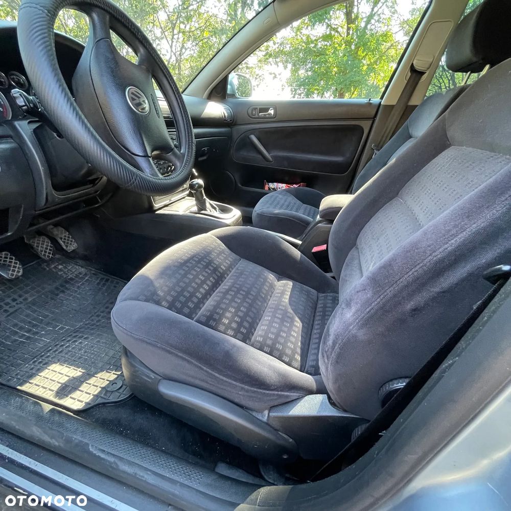 Volkswagen Passat 1.8T Comfortline - 28