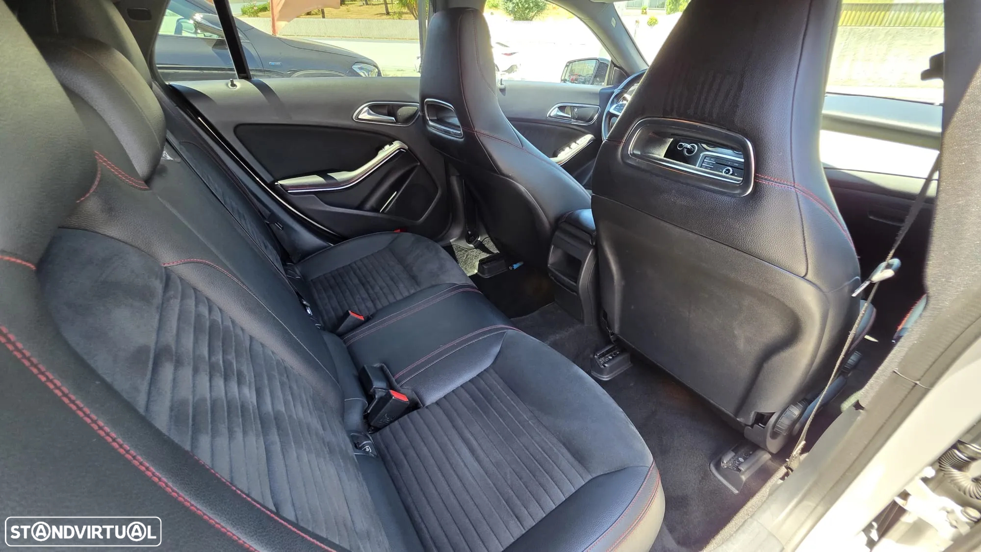 Mercedes-Benz CLA 200 d Shooting Brake AMG Line Aut. - 11