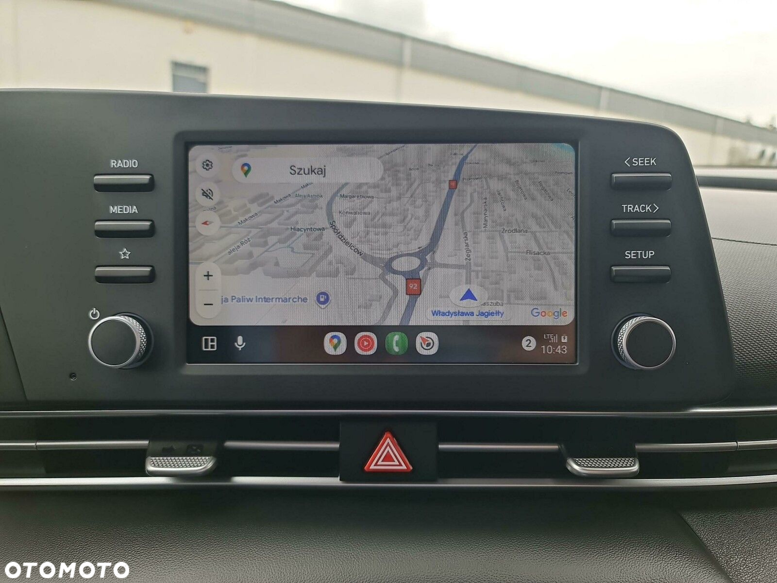 Hyundai Elantra 1.6 Smart CVT - 17