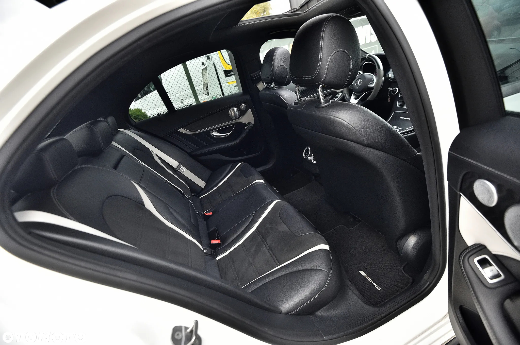 Mercedes-Benz Klasa C AMG 63 S - 38