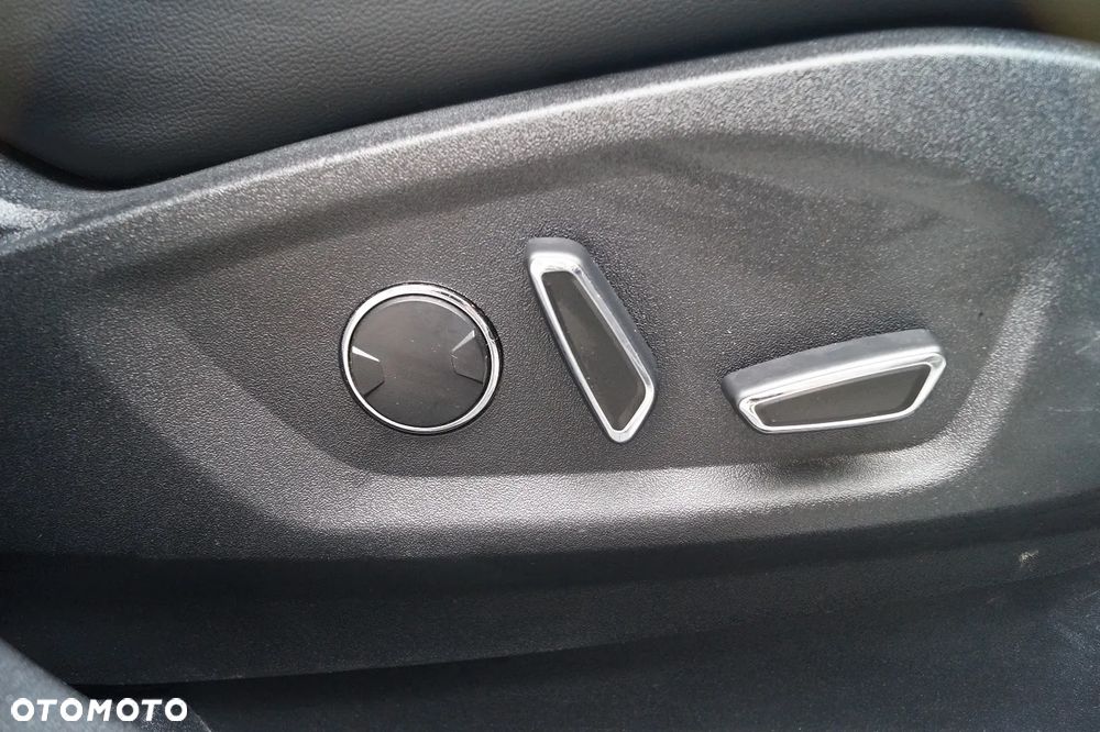 Ford S-Max 2.0 EcoBoost Titanium - 34