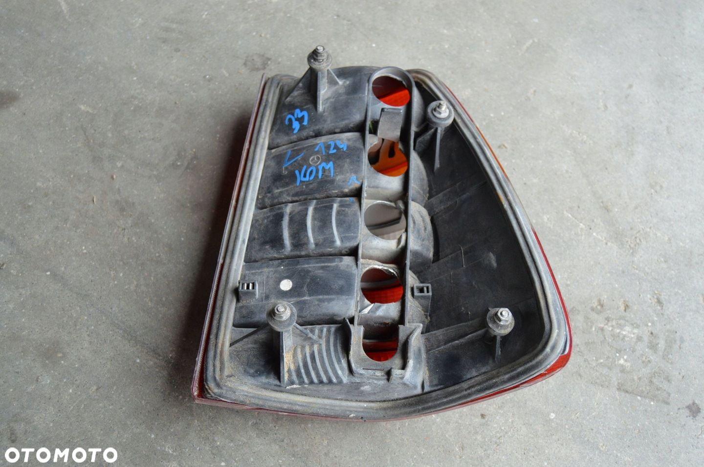 LAMPA LEWY TYŁ Mercedes-Benz E W124 S124 T-MODEL KOMBI - 4