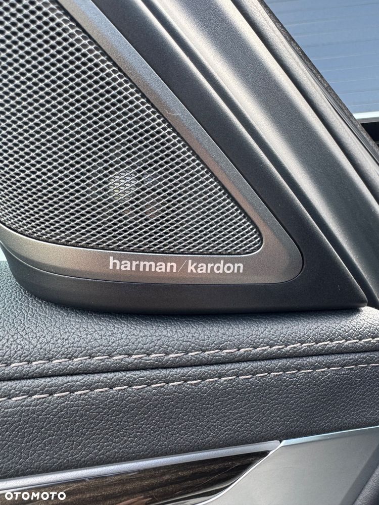 BMW Seria 7 740Li - 24