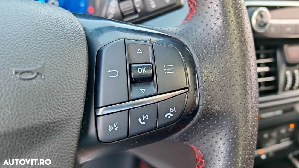 Ford Kuga - 24