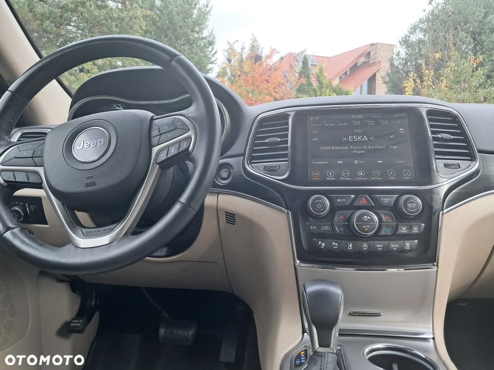 Jeep Grand Cherokee - 19