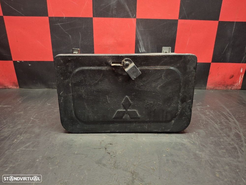 Caixa De Ferramentas Mitsubishi Canter (Fe5, Fe6) 6.Generation - 1