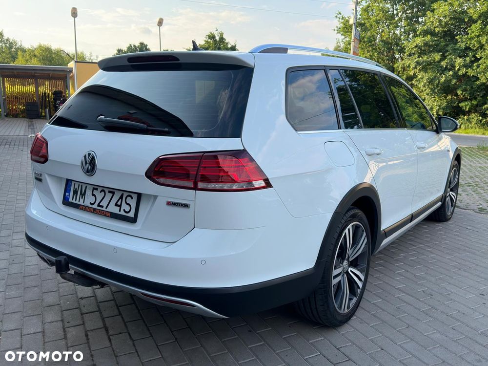 Volkswagen Golf - 10