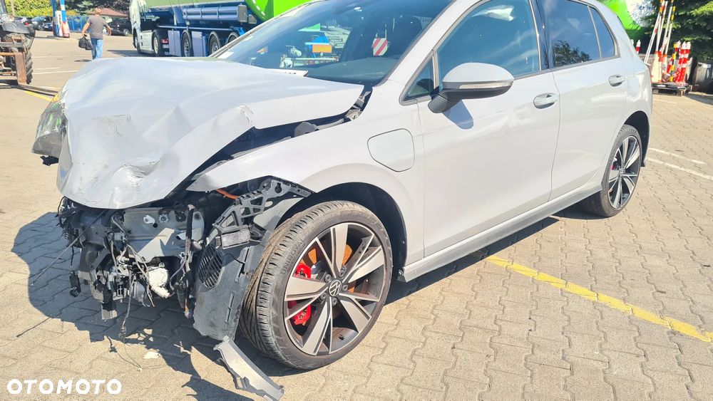 Volkswagen Golf 1.5 eTSI EVO Style DSG - 6