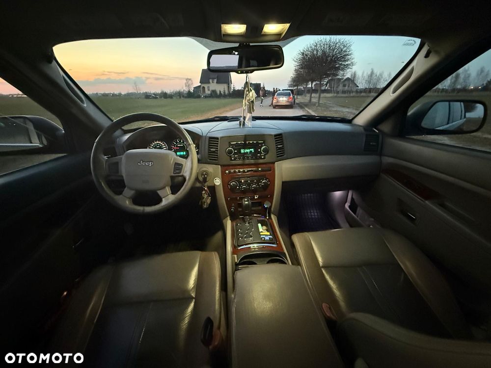 Jeep Grand Cherokee - 9