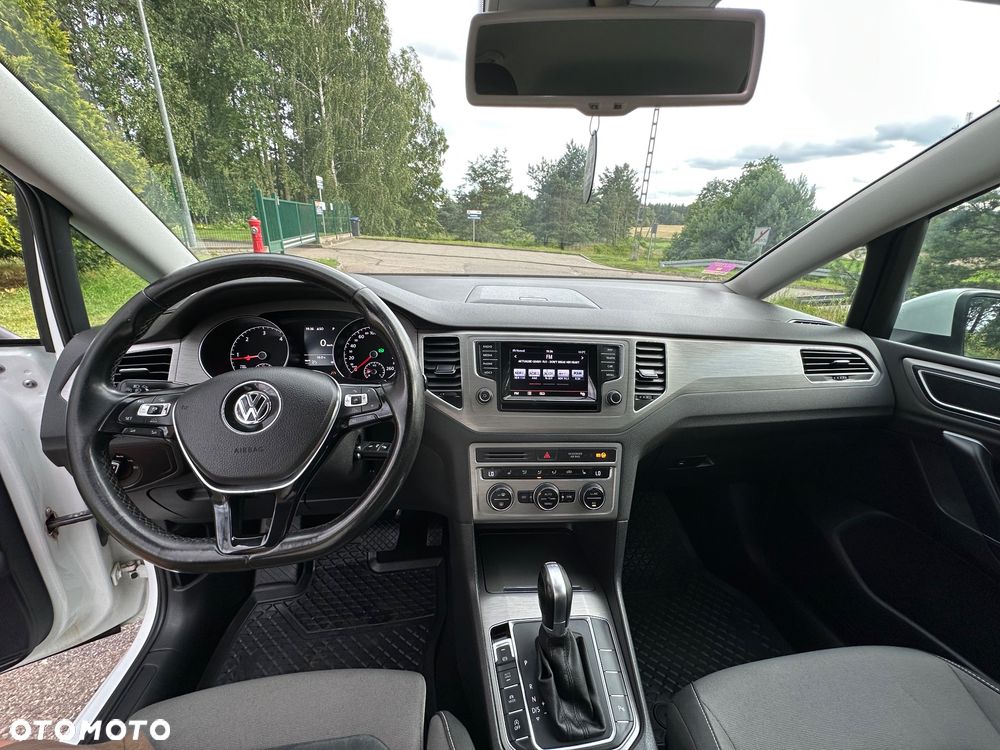 Volkswagen Golf - 25