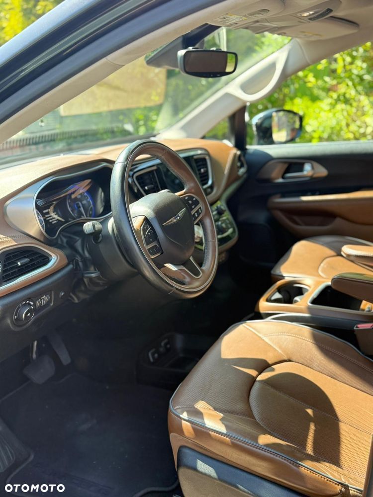 Chrysler Pacifica - 3