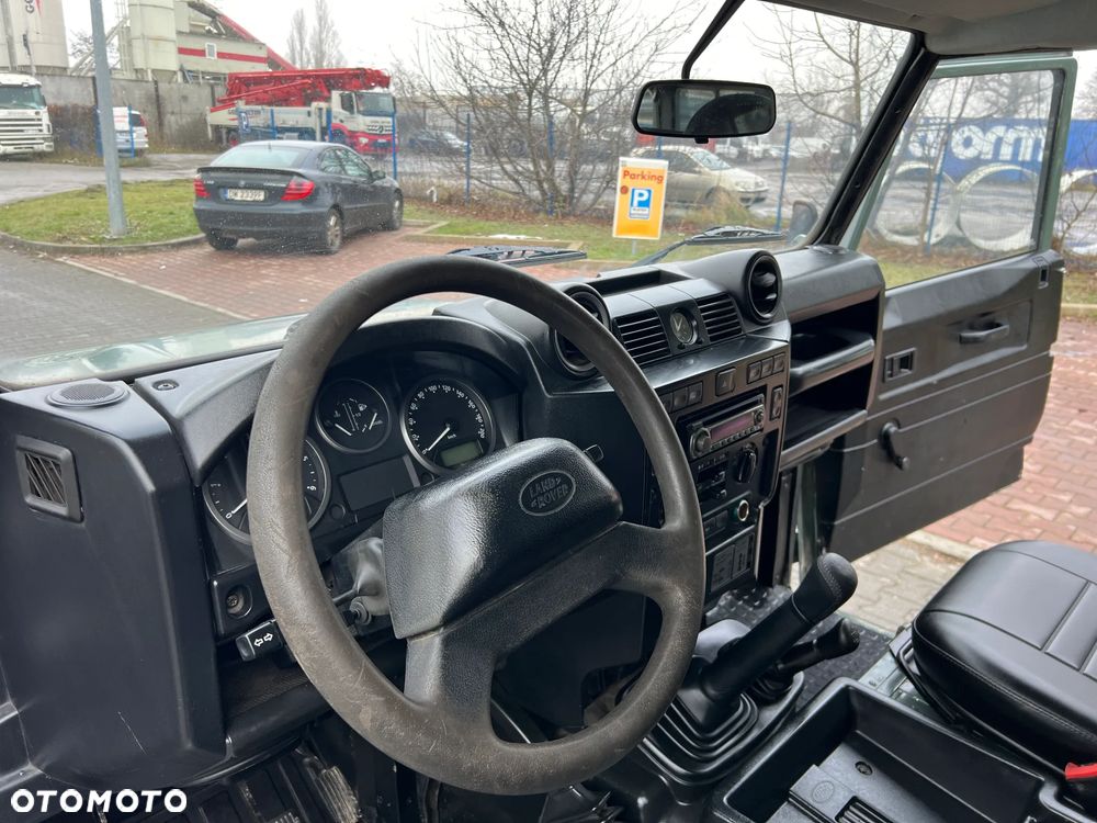 Land Rover Defender - 9
