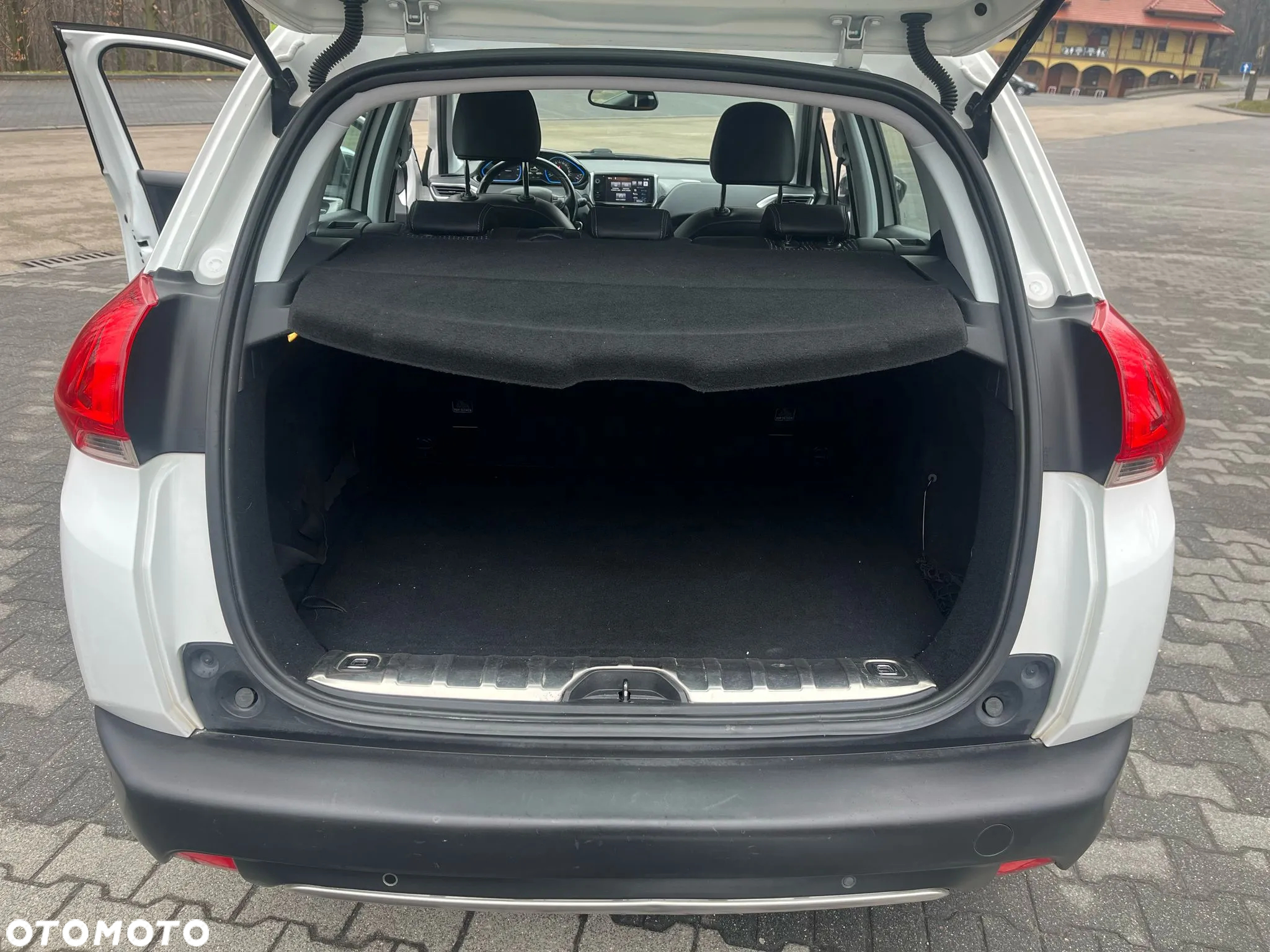 Peugeot 2008 1.2 Pure Tech Style EU6 - 7
