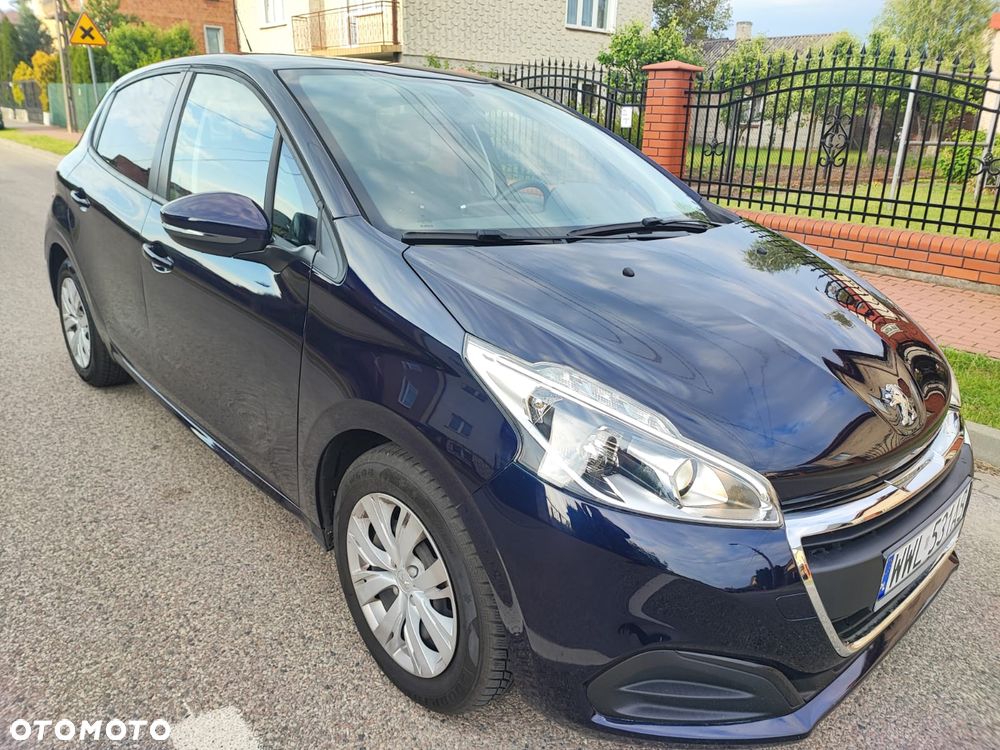 Peugeot 208 - 1