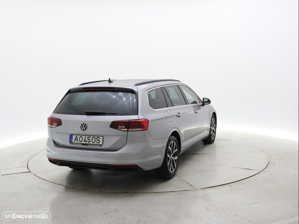 VW Passat Variant 2.0 TDI Business DSG - 6