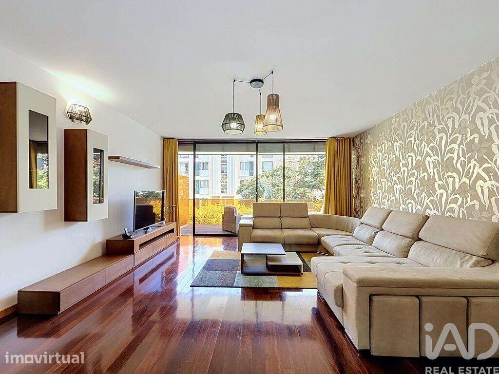 Apartamento T2 em Santo António de 130 m2