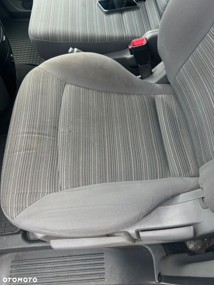 Hyundai H1 - 23
