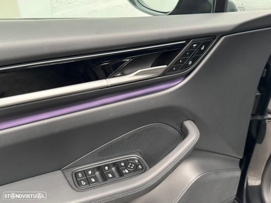 Porsche Macan Electric 4 - 43