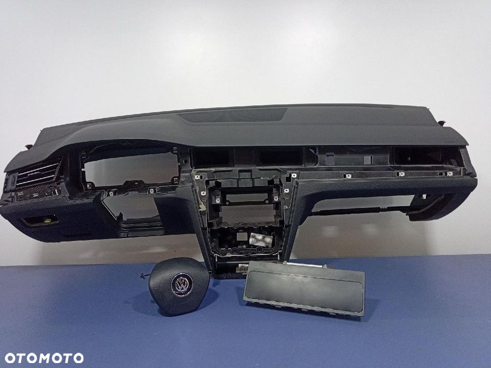 VW PASSAT B8 2014-2020 DESKA KONSOLA EUROPA AIRBAG - 1