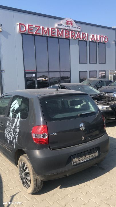 Dezmembram Volkswagen Fox 1.2 benzina an fabr 2006 - 1