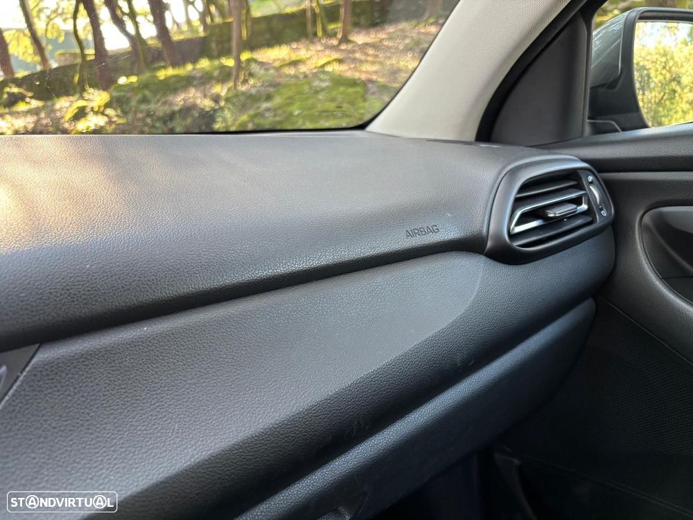 Hyundai i30 1.6 CRDI STyle Plus - 28