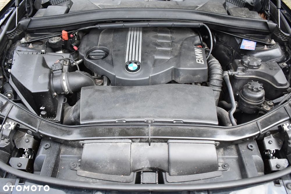 BMW X1 sDrive18d xLine - 33