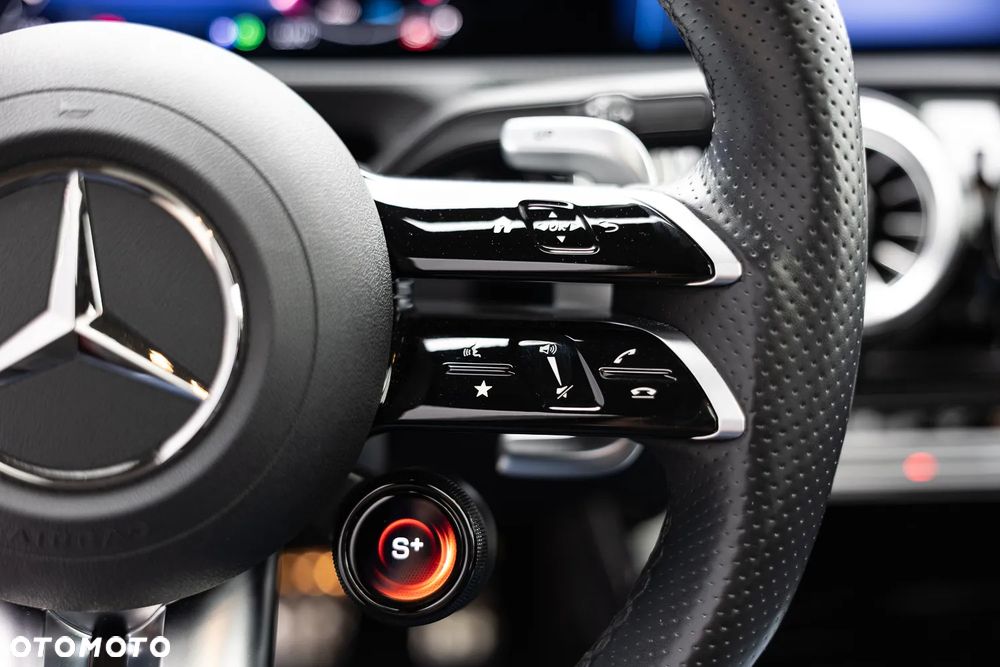 Mercedes-Benz Klasa A 35 AMG 4-Matic 8G-DCT - 24