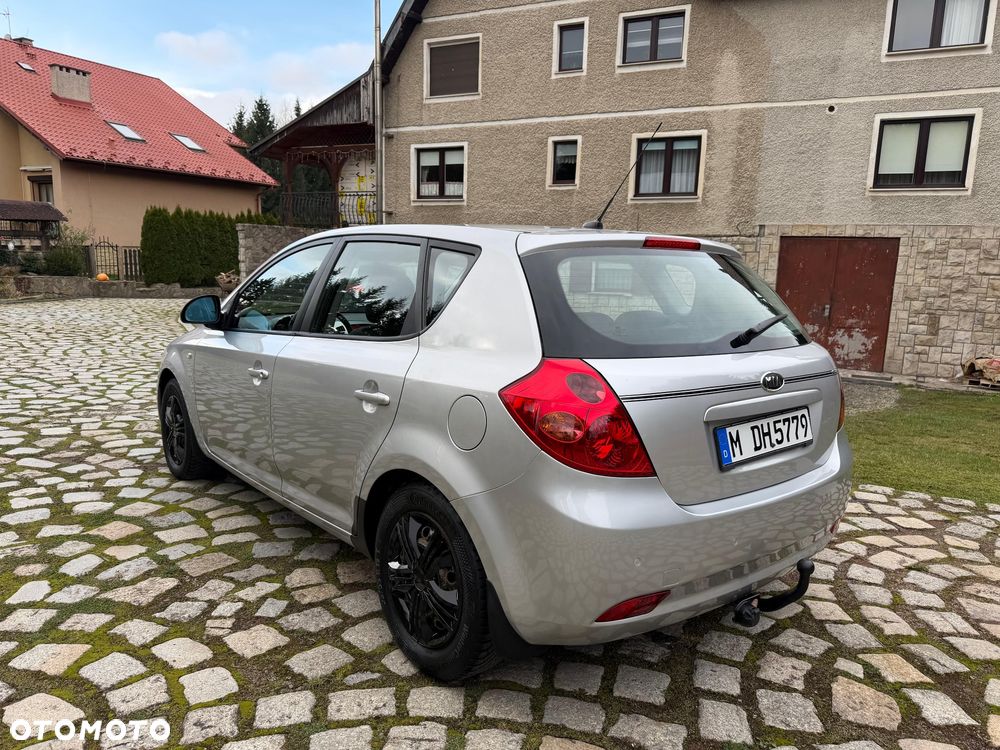 Kia Ceed 1.6 CRDi ISG Business Line - 18
