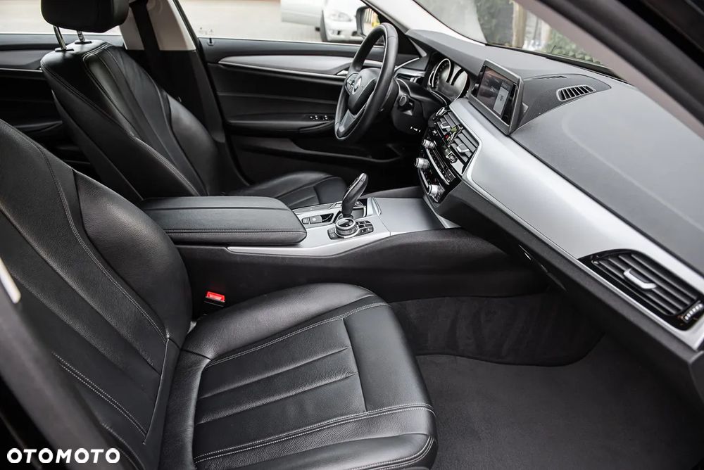 BMW Seria 5 520d Luxury Line - 8