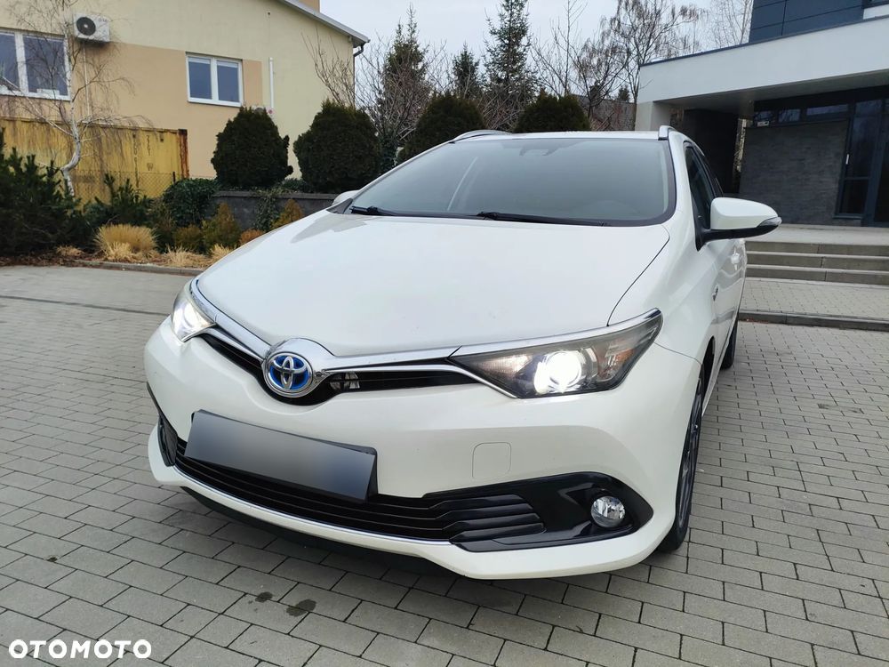 Toyota Auris Hybrid 135 Prestige - 11