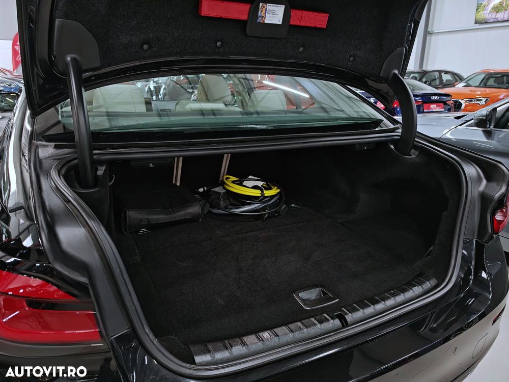 BMW Seria 5 530e Aut. - 35