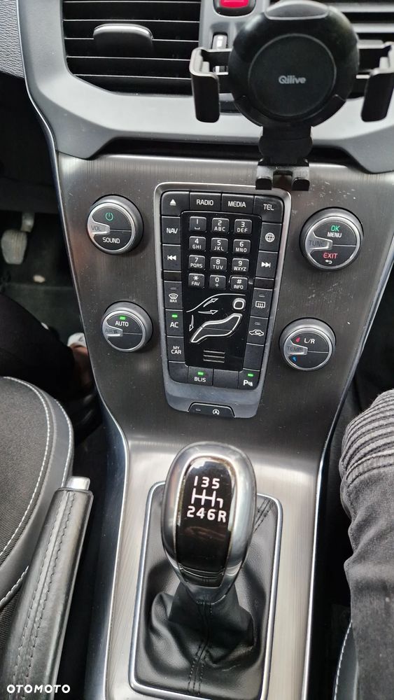 Volvo V40 D4 Drive-E Momentum - 22