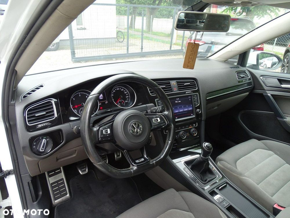 Volkswagen Golf - 13