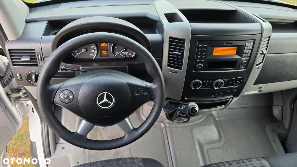 Mercedes-Benz Sprinter - 15