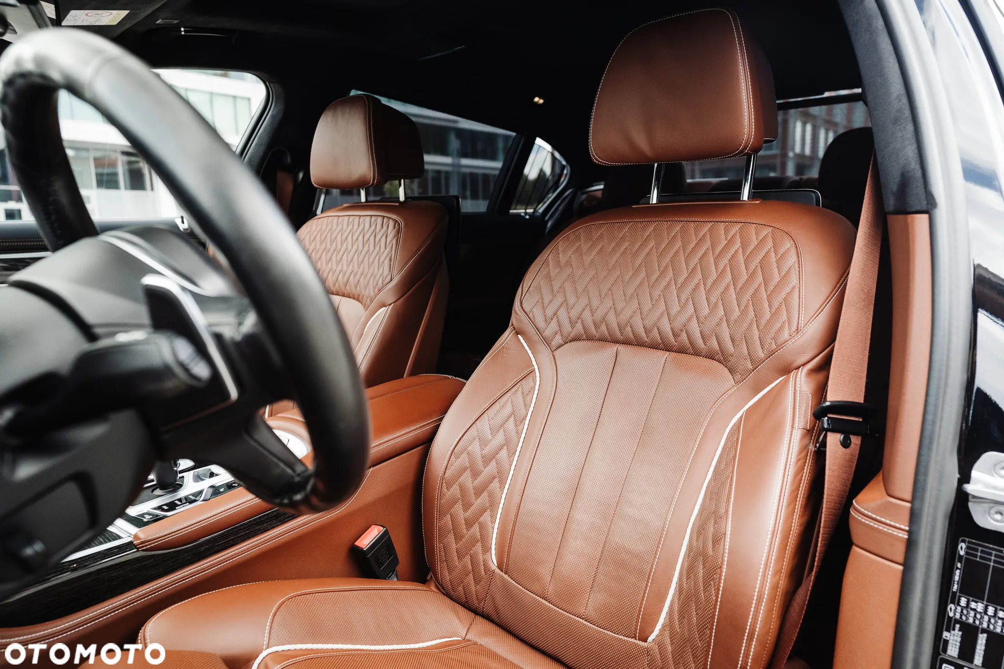 BMW Seria 7 M760Li xDrive - 32