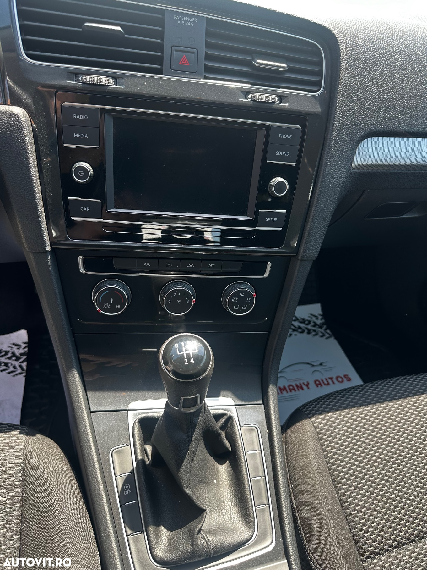 Volkswagen Golf - 17