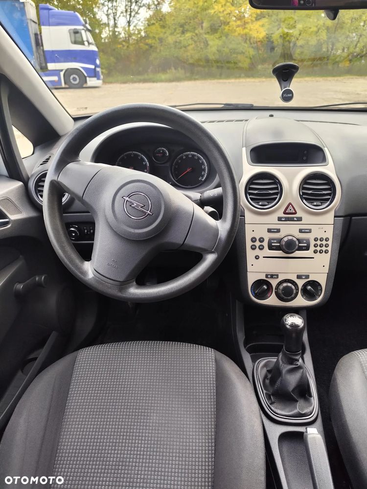 Opel Corsa 2010 photo 3