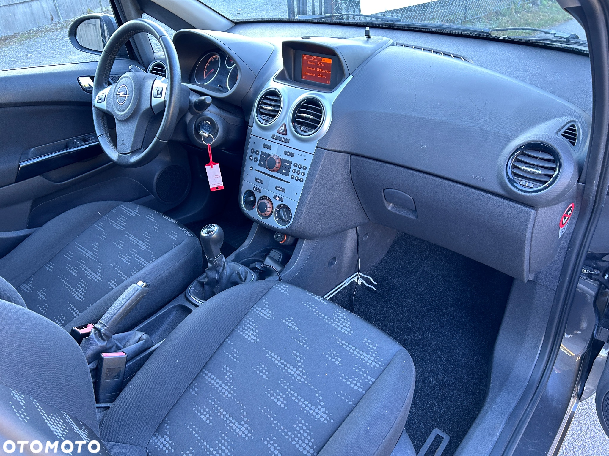 Opel Corsa 1.2 16V Enjoy - 11