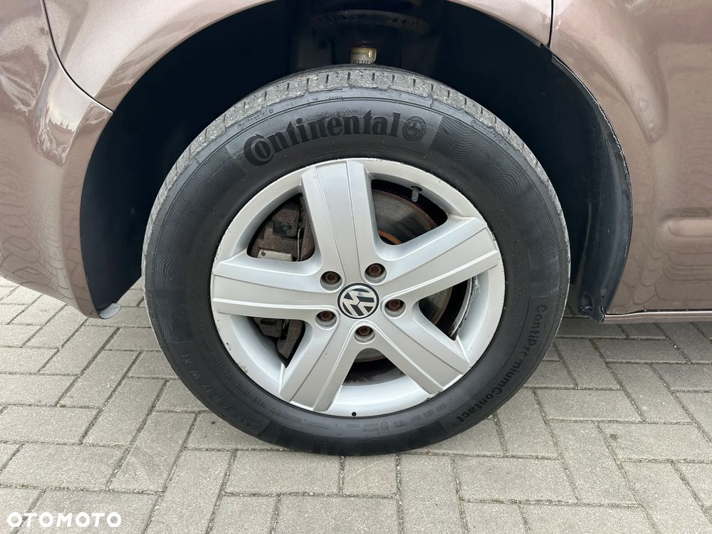 Volkswagen Multivan - 32