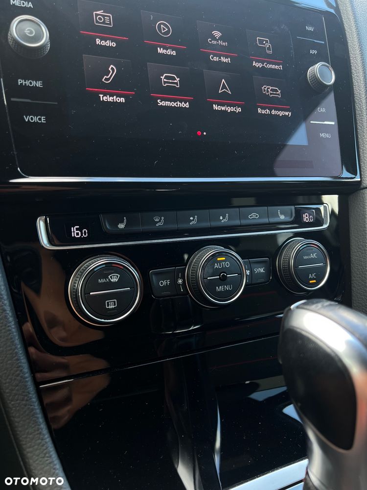 Volkswagen Golf - 21