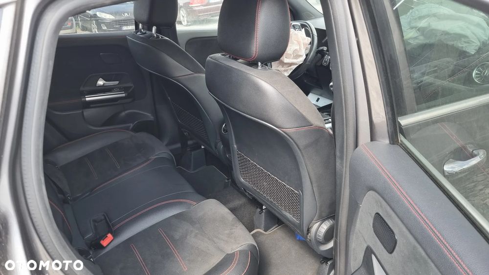 Mercedes-Benz GLA 220 d 4Matic 8G-DCT AMG Line - 24