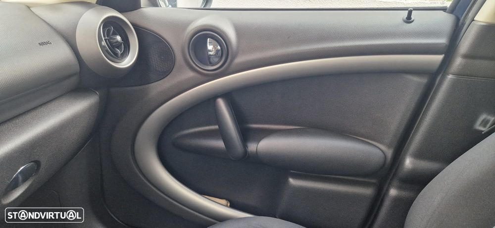 MINI Countryman One D - 4