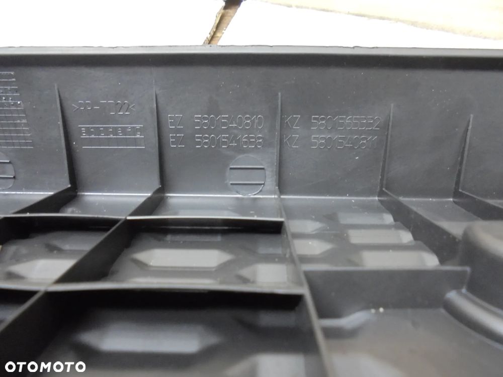 STOPIEŃ TYLNY NAKŁADKA ZDERZAKA TYŁ IVECO DAILY 2014> 5801541638 - 2