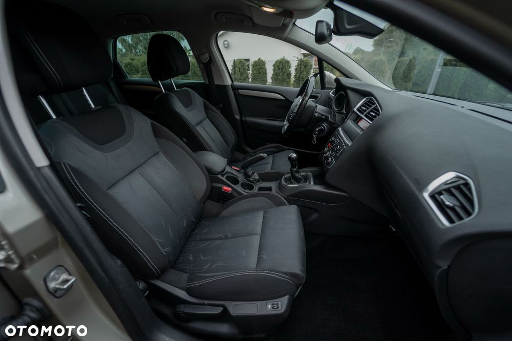 Citroën C4 1.6 HDi Seduction - 16
