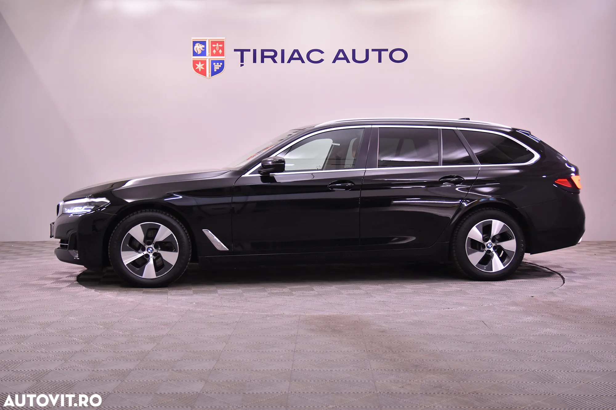 BMW Seria 5 520d AT - 2