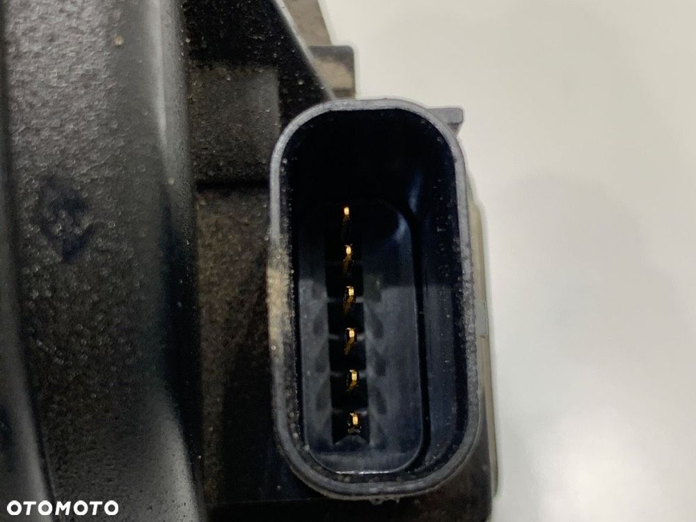 PRZEPUSTNICA  FORD FOCUS II (DA_, HCP, DP) 2004 - 2013 1.6 74 kW [100 KM] benzyna 2004 - 2012 - 4